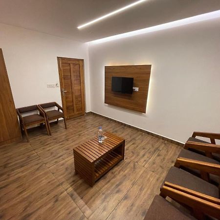 Whitehouse Residency Otel Palakkad Dış mekan fotoğraf