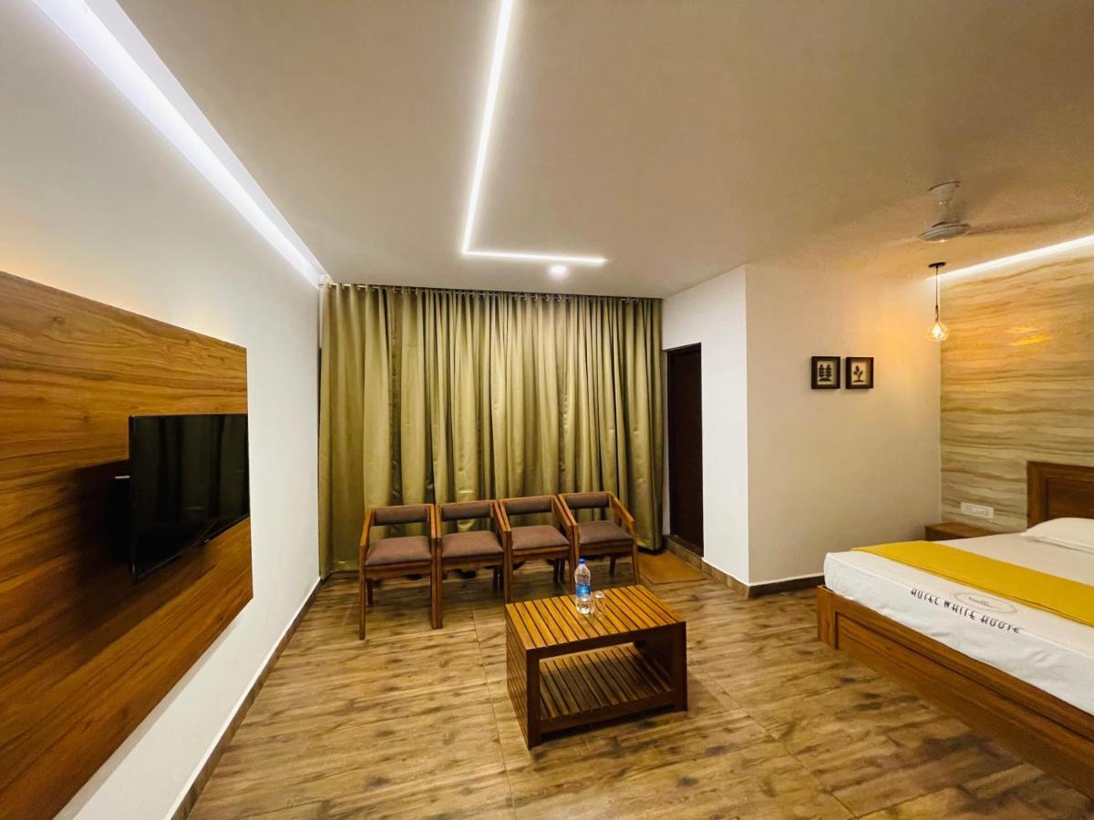 Whitehouse Residency Otel Palakkad Dış mekan fotoğraf